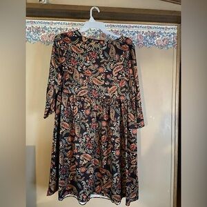 Women’s shein plus size paisley pattern dress. Never worn. Size 1x